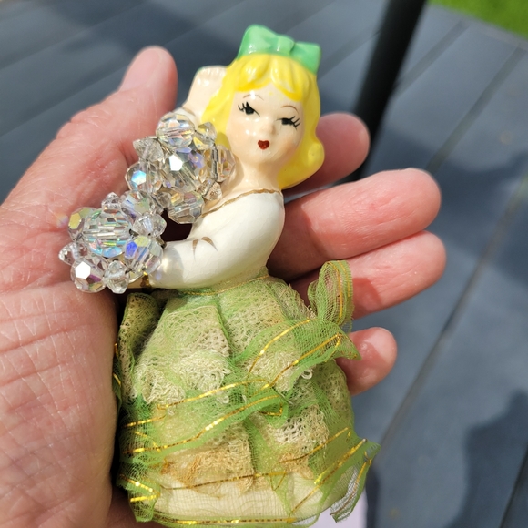 Clip-On Earrings ~ Vintage - Now ~ MCM Beaded Crystal & Current Rhinestone ~ 2pr - Picture 4 of 14